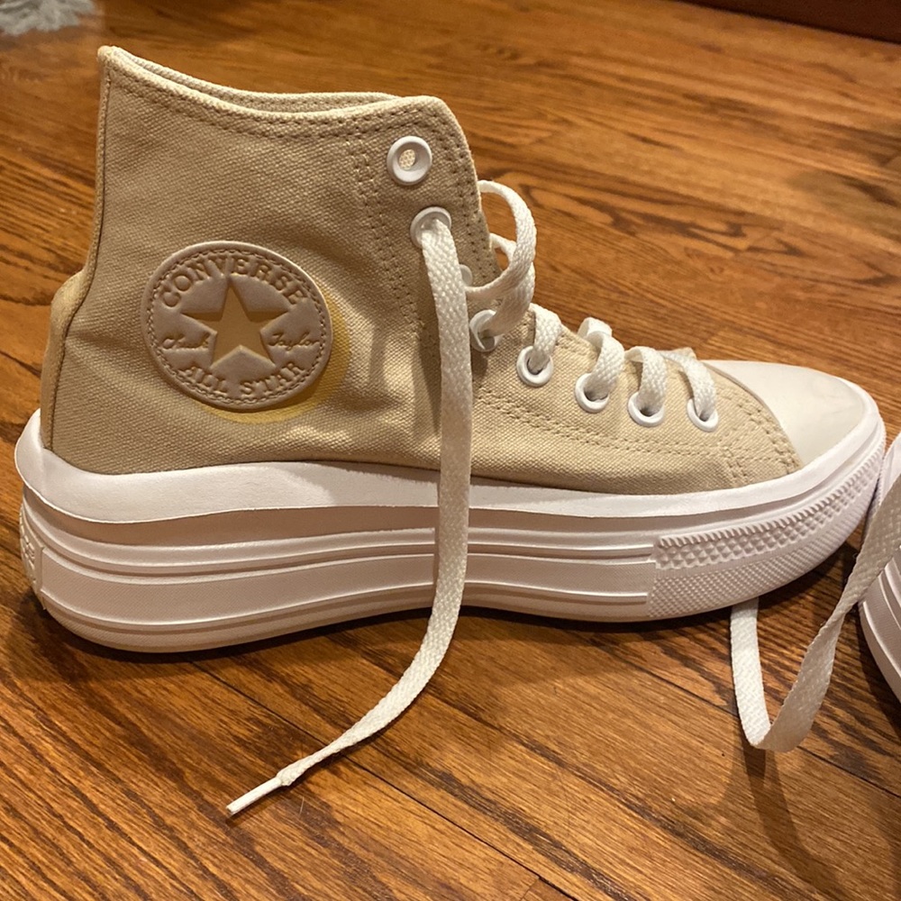 Super rare combo! Converse AllStar Move platform sneaker Worn one time! Size 7.5